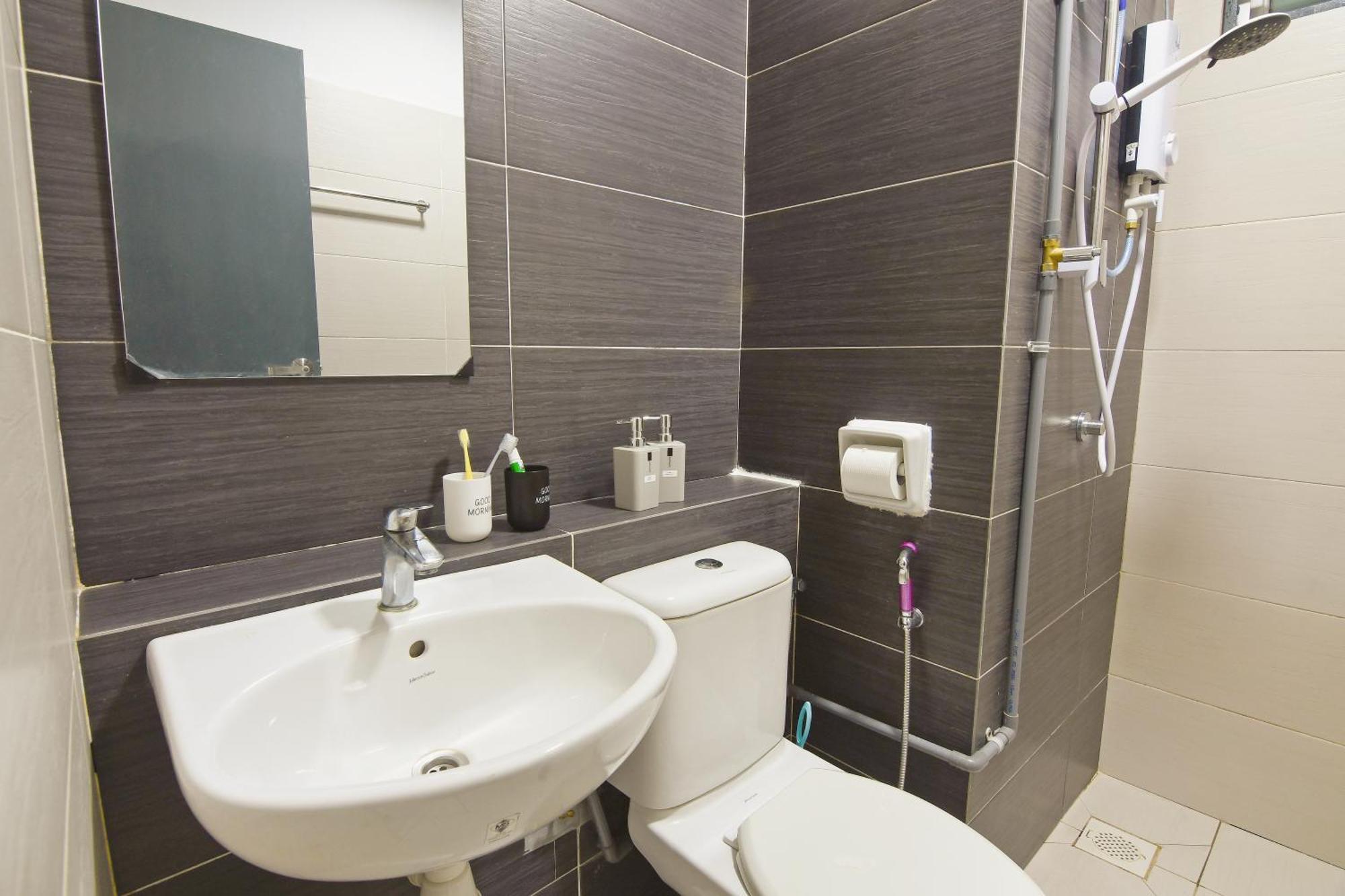 Mount Austin Midori 2-8 Pax Free Apartment Johor Bahru